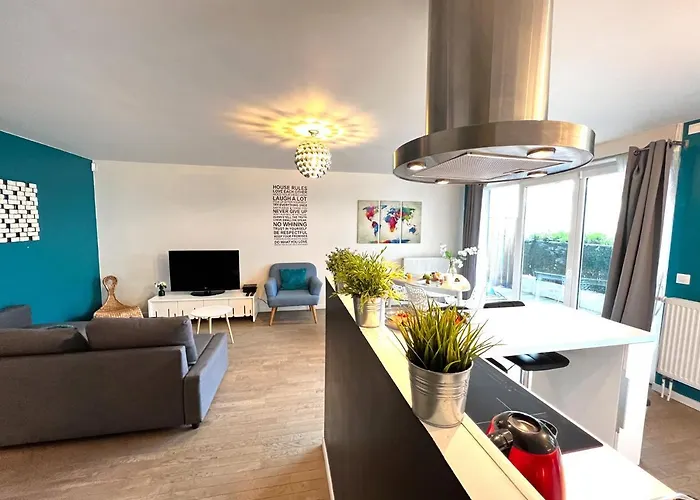 Paris La-Defense - U Arena - 2 Bedrooms - Parking, Terrace & Wifi