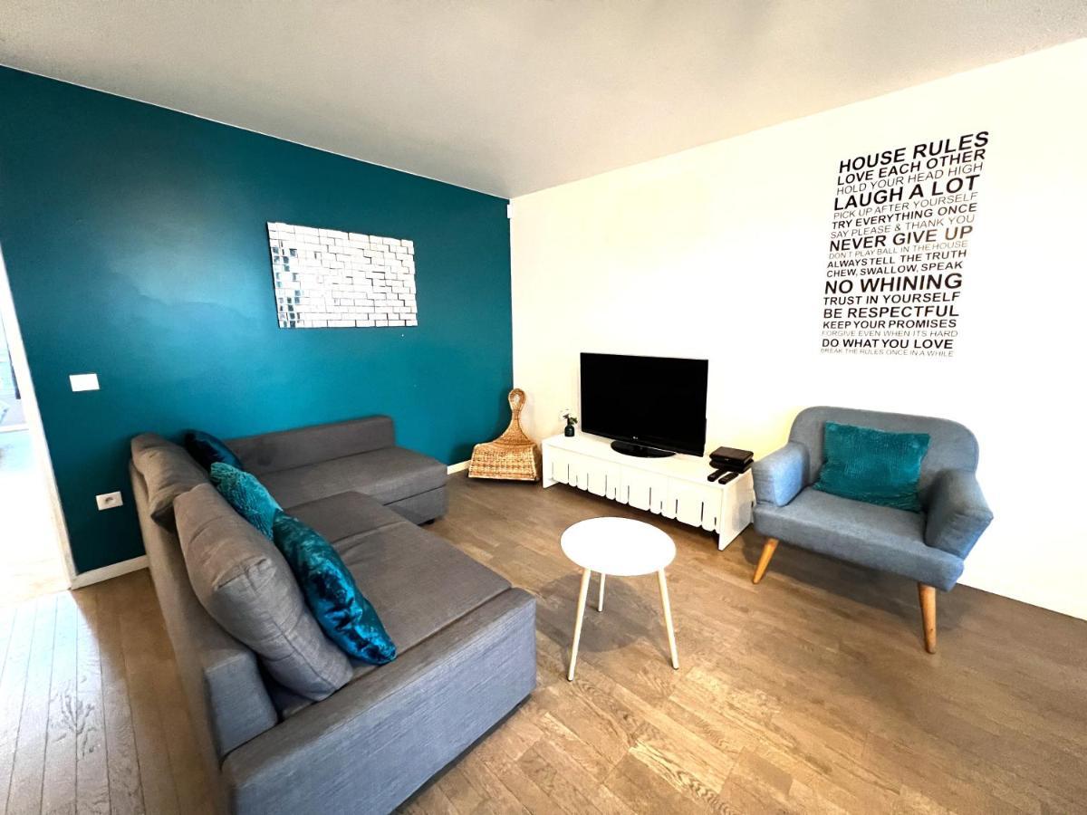 Apartment Paris La-defense - U Arena - 2 Bedrooms - Parking, Terrace & Wifi