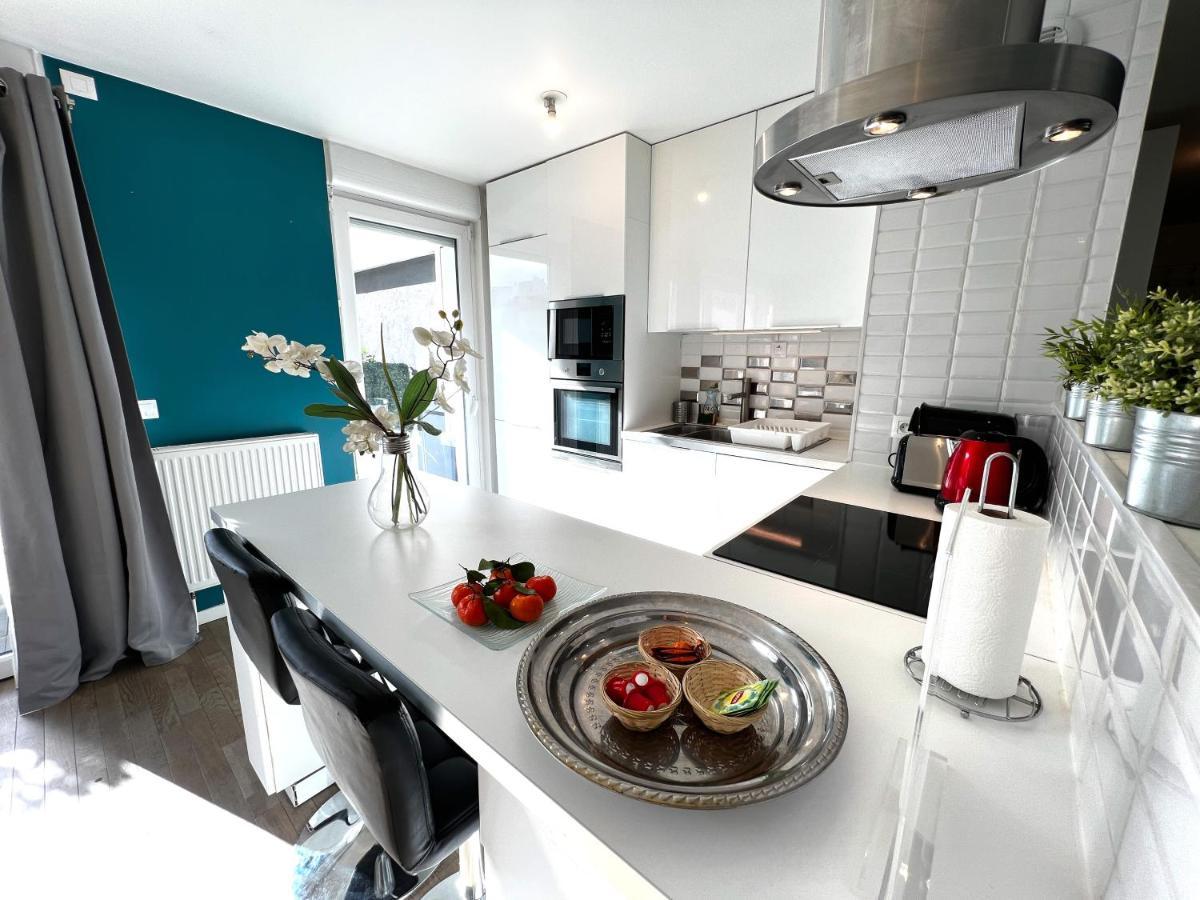 Paris La-defense - U Arena - 2 Bedrooms - Parking, Terrace & Wifi *