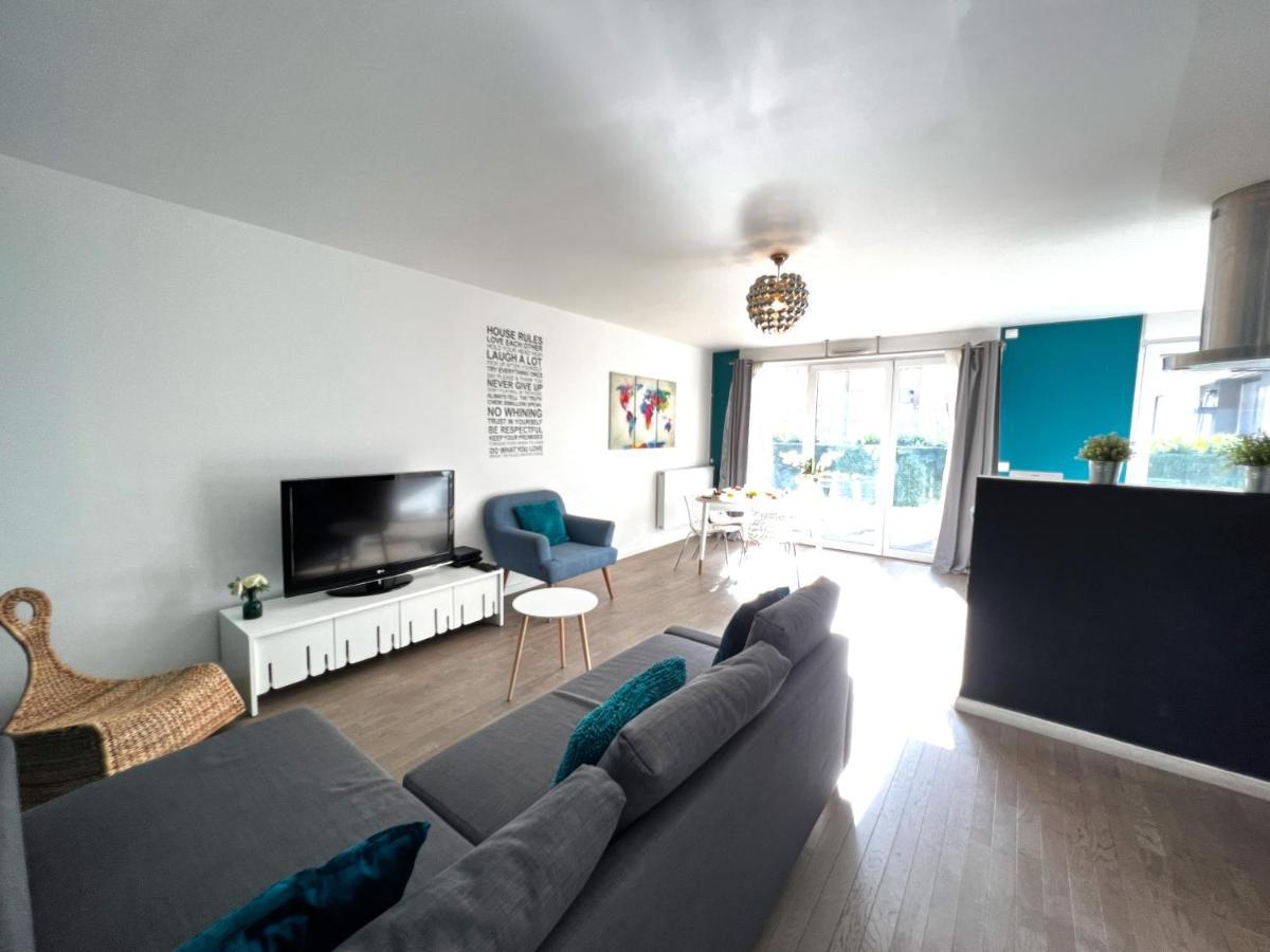 Apartment Paris La-defense - U Arena - 2 Bedrooms - Parking, Terrace & Wifi Nanterre