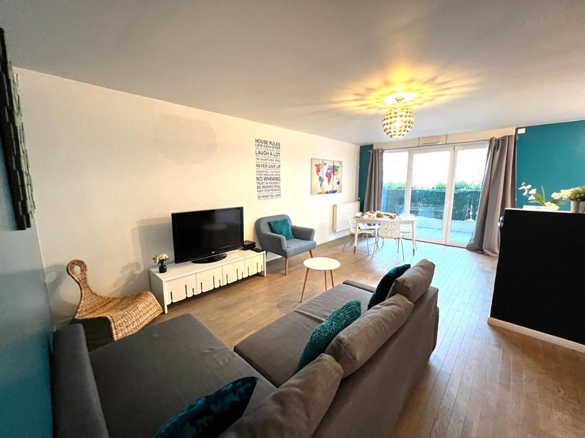 Apartment Paris La-defense - U Arena - 2 Bedrooms - Parking, Terrace & Wifi
